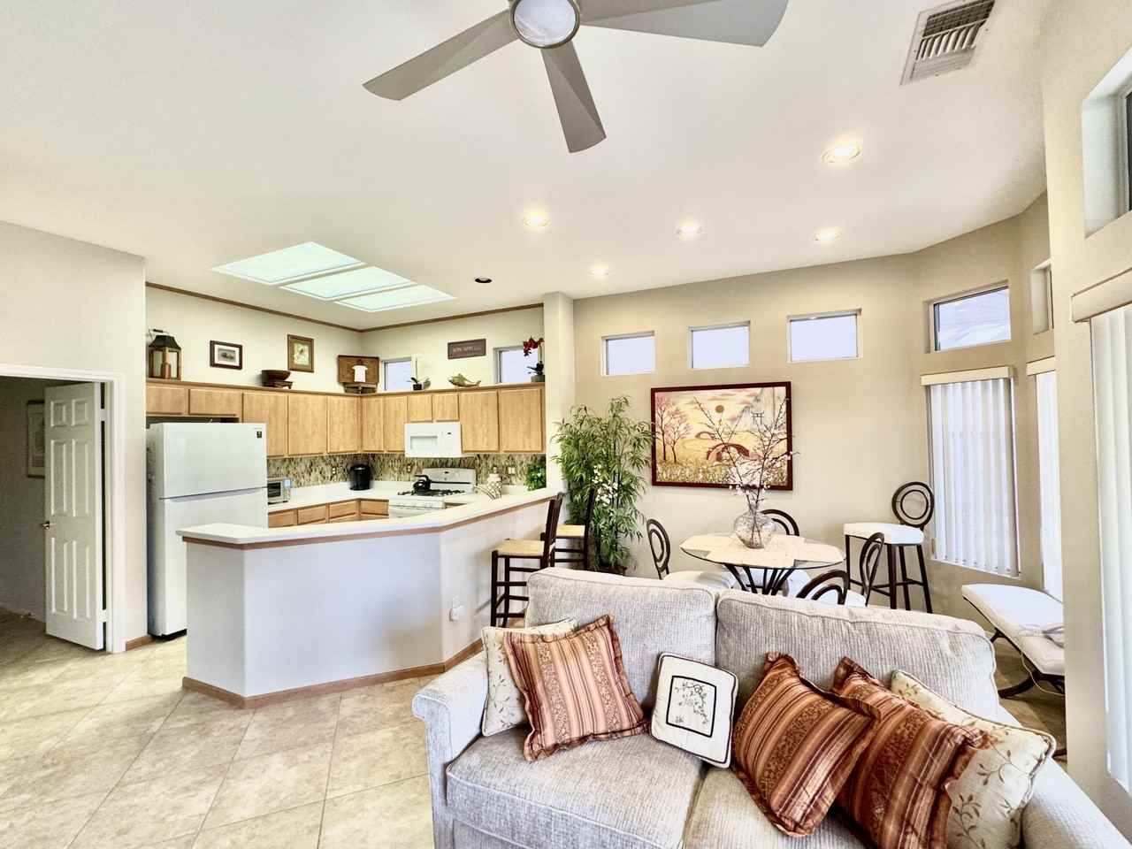 38517 Fallbrook Ave - Photo 5 of 30
