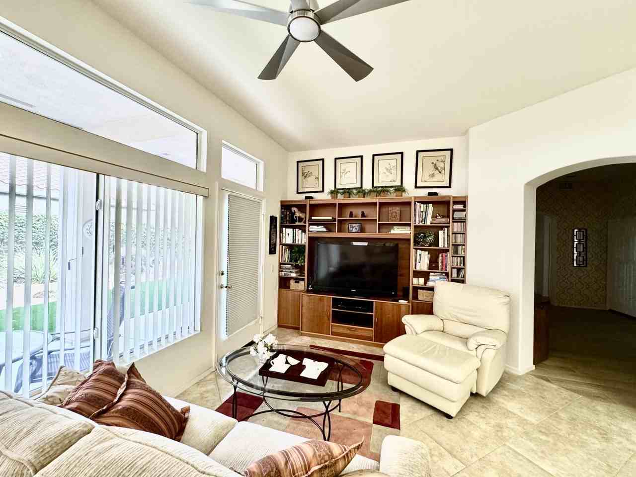 38517 Fallbrook Ave - Photo 7 of 30
