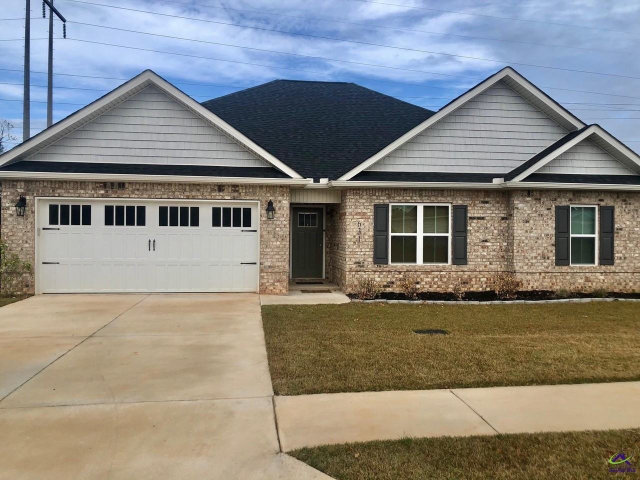631 Broderick Cir - Photo 2 of 22