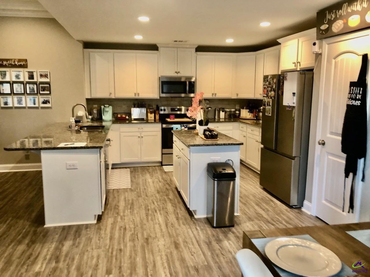 631 Broderick Cir - Photo 4 of 22