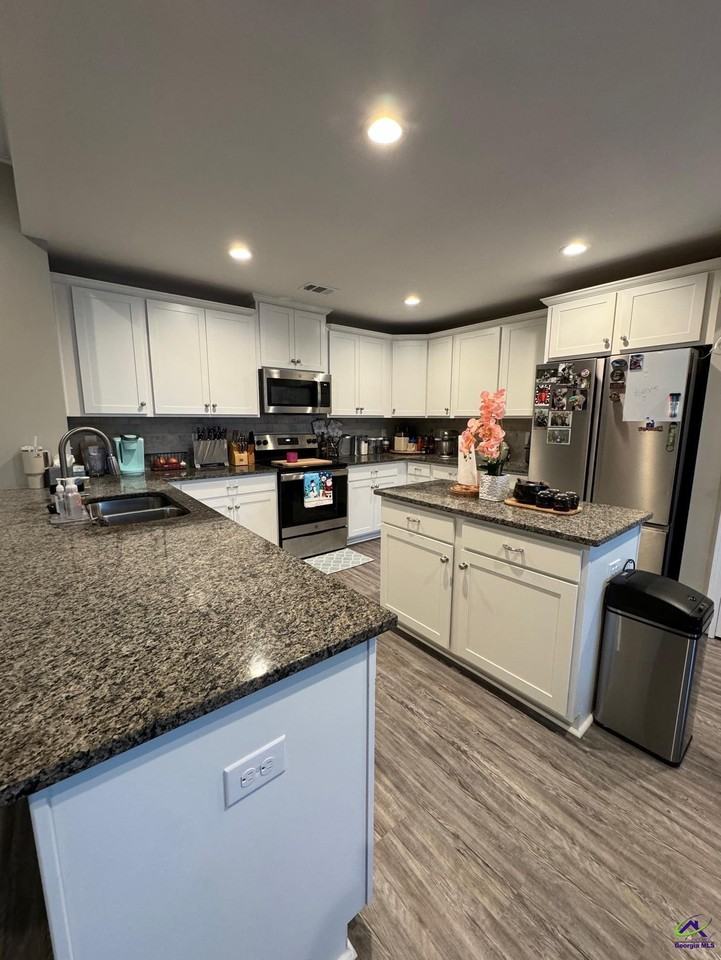 631 Broderick Cir - Photo 5 of 22
