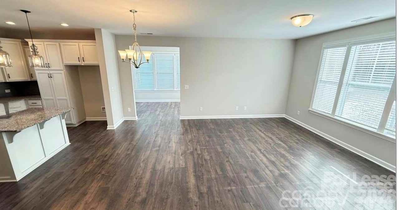 3205 Shamrock Dr - Photo 2 of 13