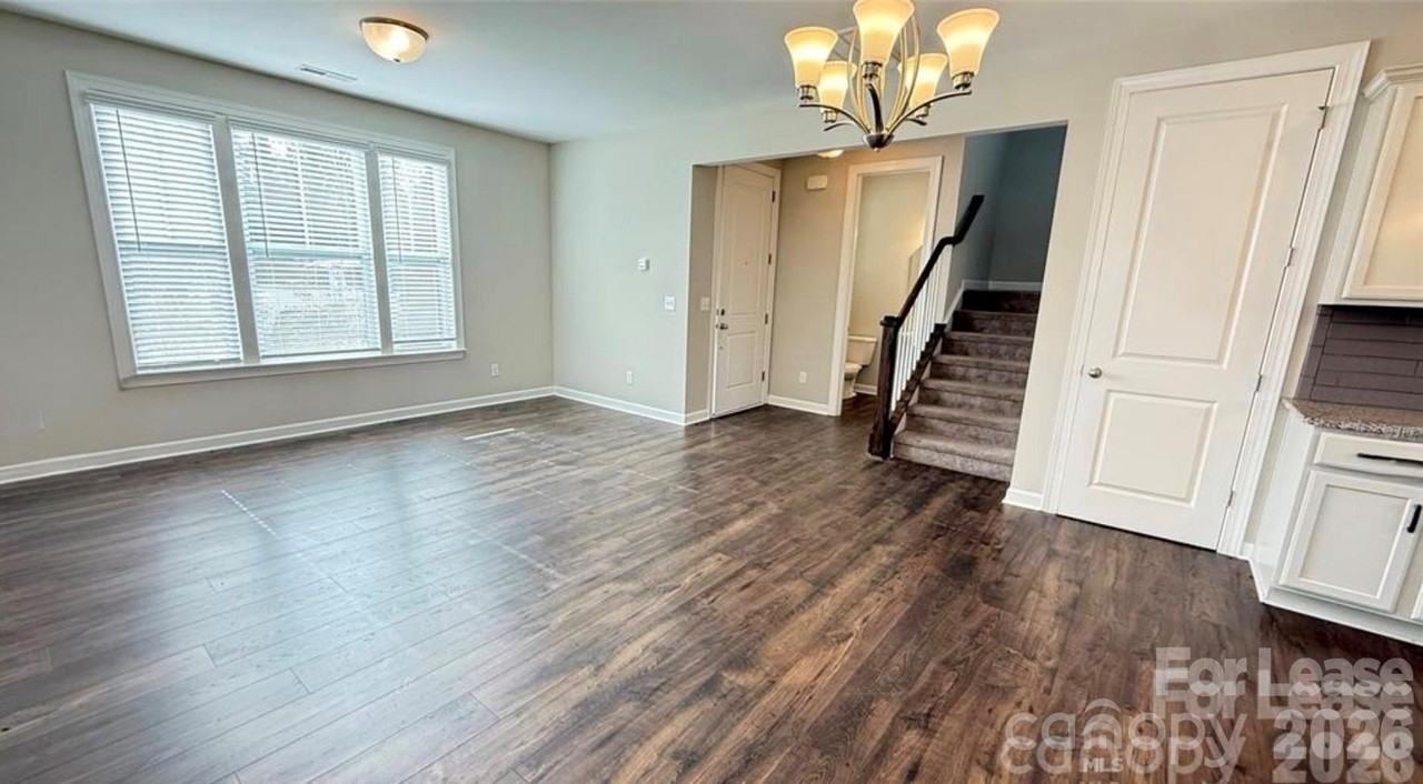 3205 Shamrock Dr - Photo 4 of 13