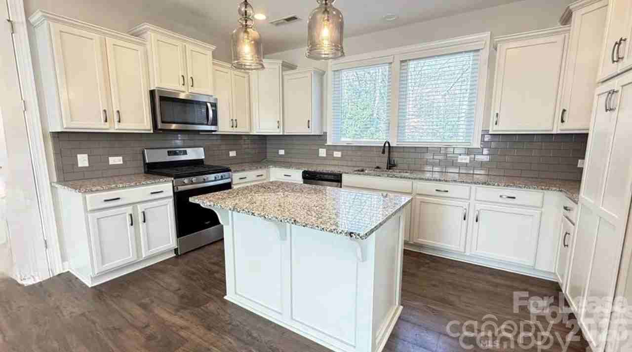 3205 Shamrock Dr - Photo 6 of 13
