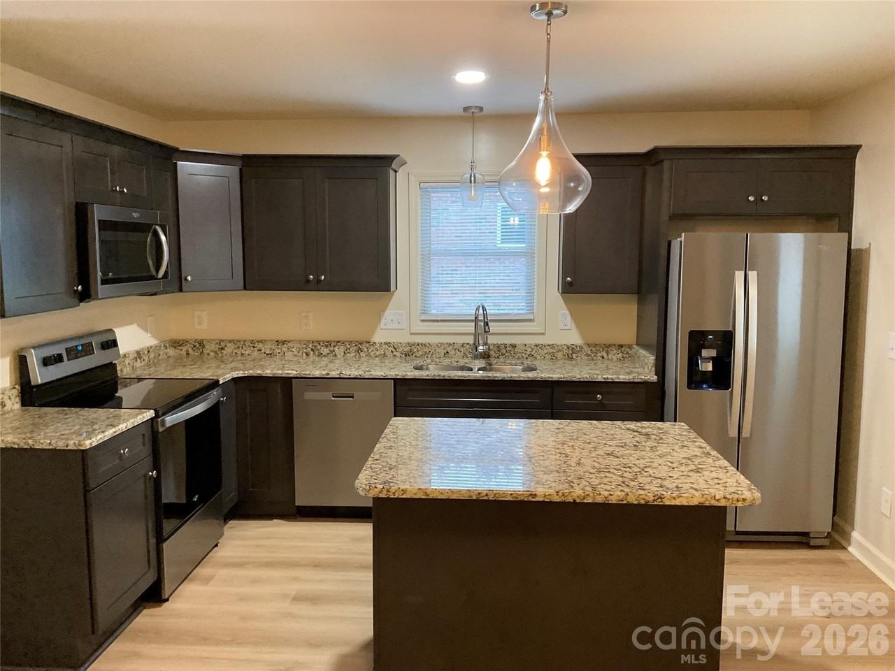 1287 Janice Rd - Photo 3 of 11