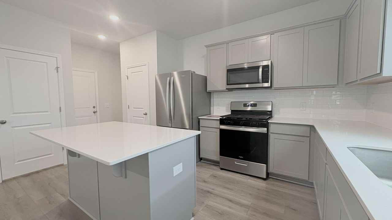 222 W Bradford Pointe Dr - Photo 7 of 22