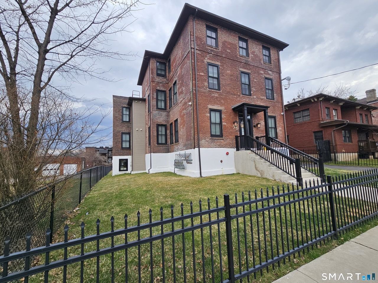 9496 Edwards St #3A - Photo 3 of 21