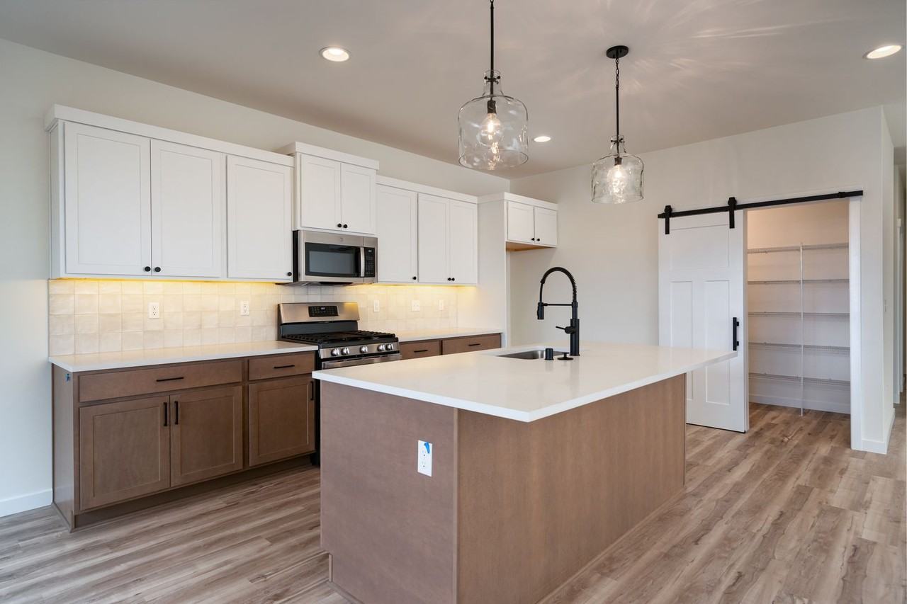 629 Bucko Ave - Photo 5 of 28