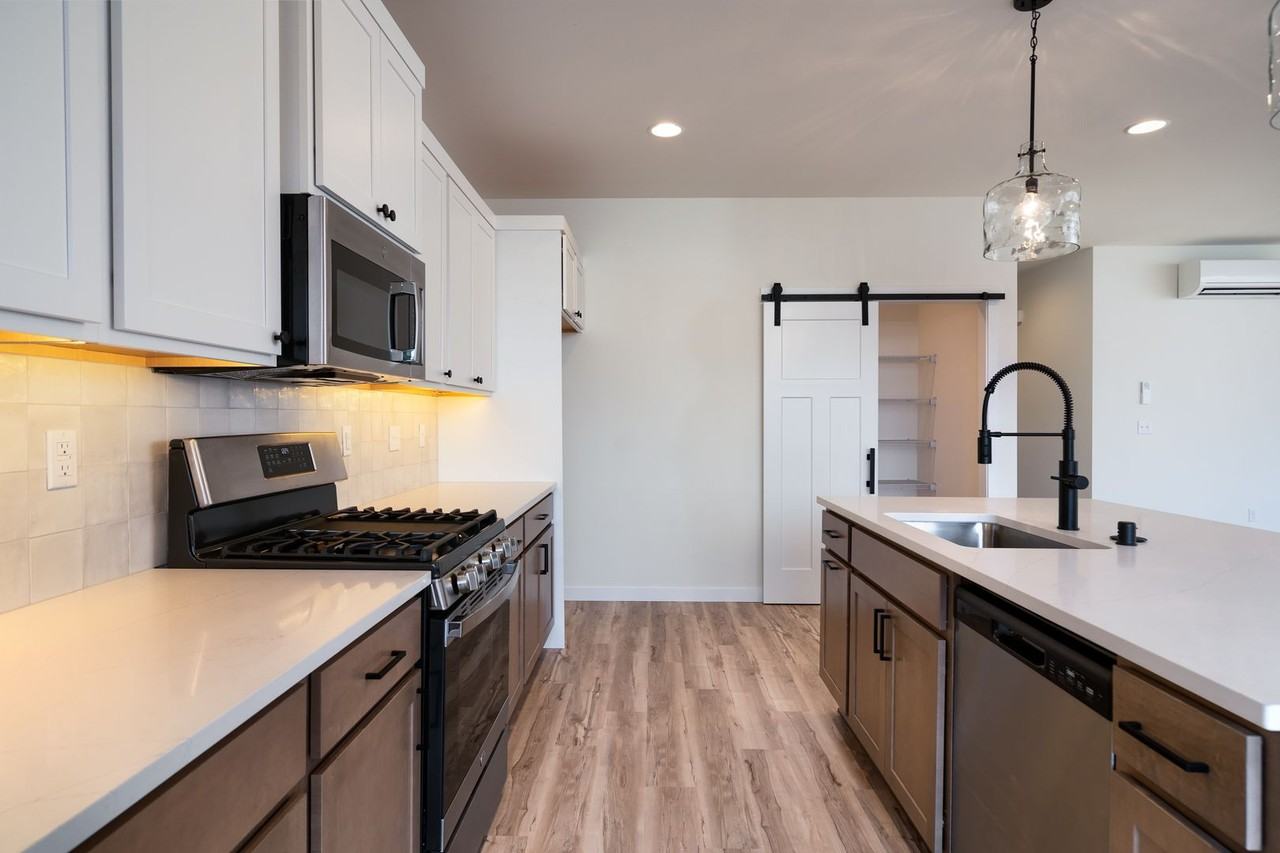 629 Bucko Ave - Photo 6 of 28