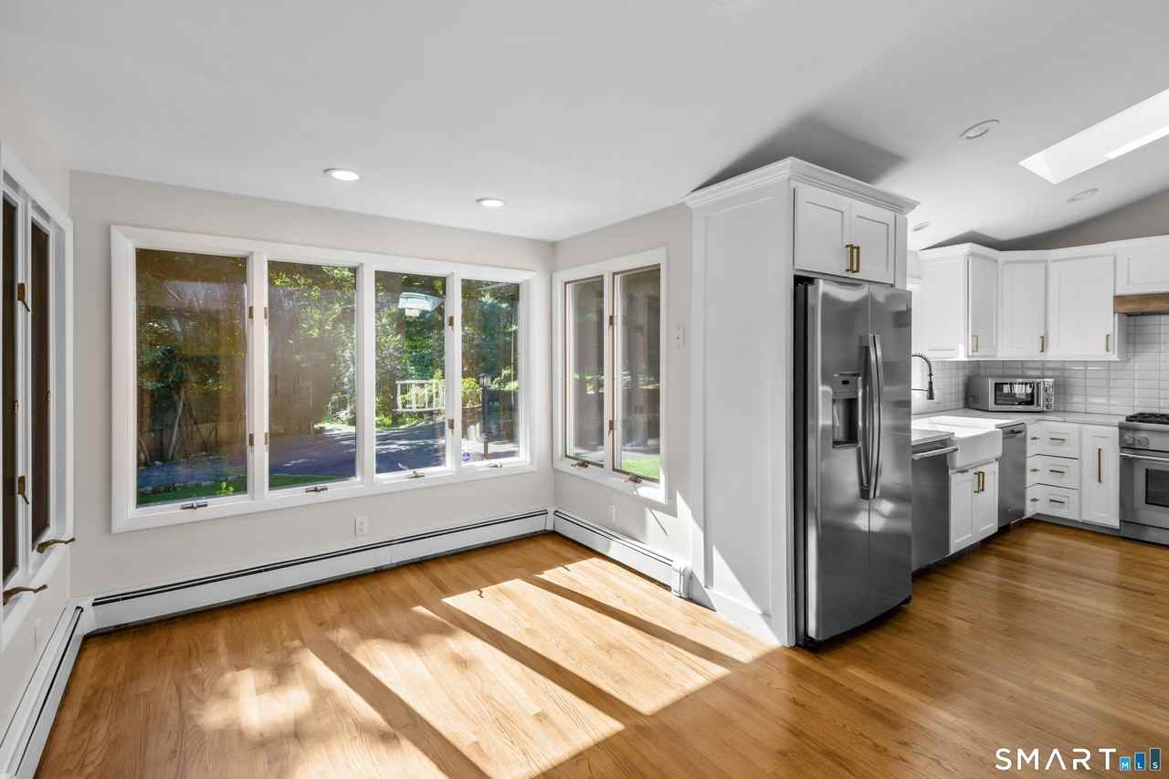 59 Colony Rd - Photo 7 of 28
