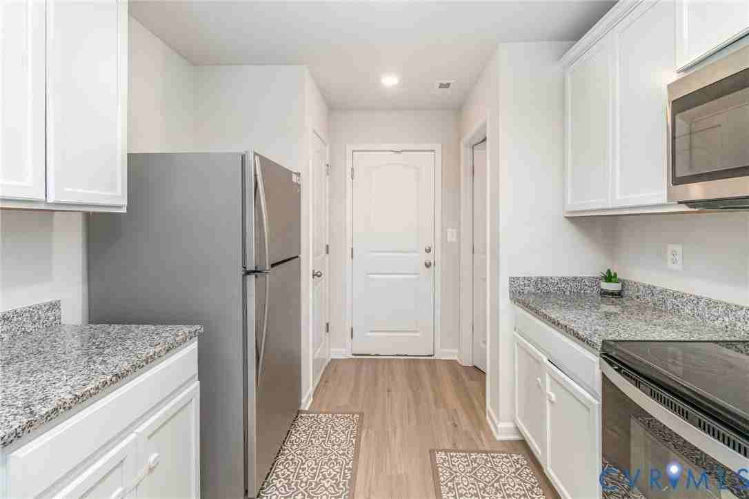 7903 Honeybee Ct - Photo 3 of 13