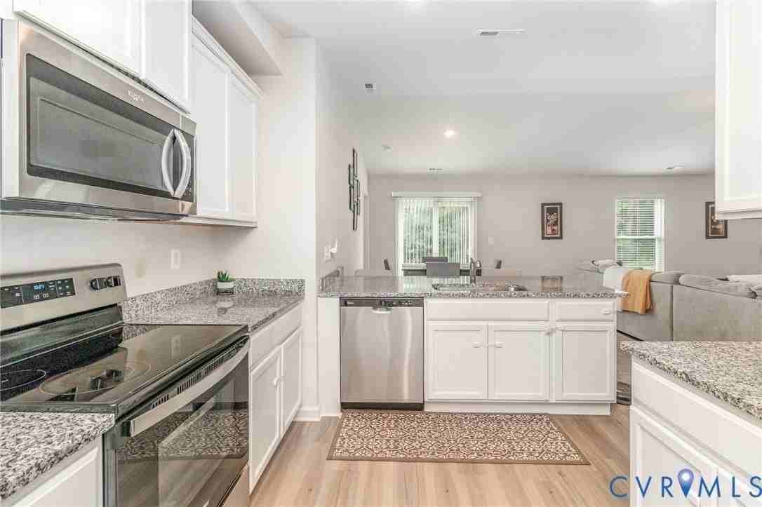 7903 Honeybee Ct - Photo 4 of 13