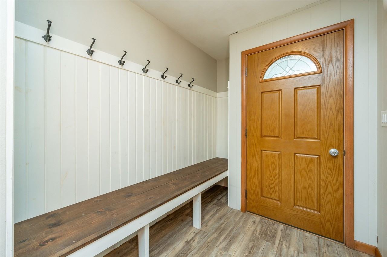 435 24th St - Photo 2 of 20