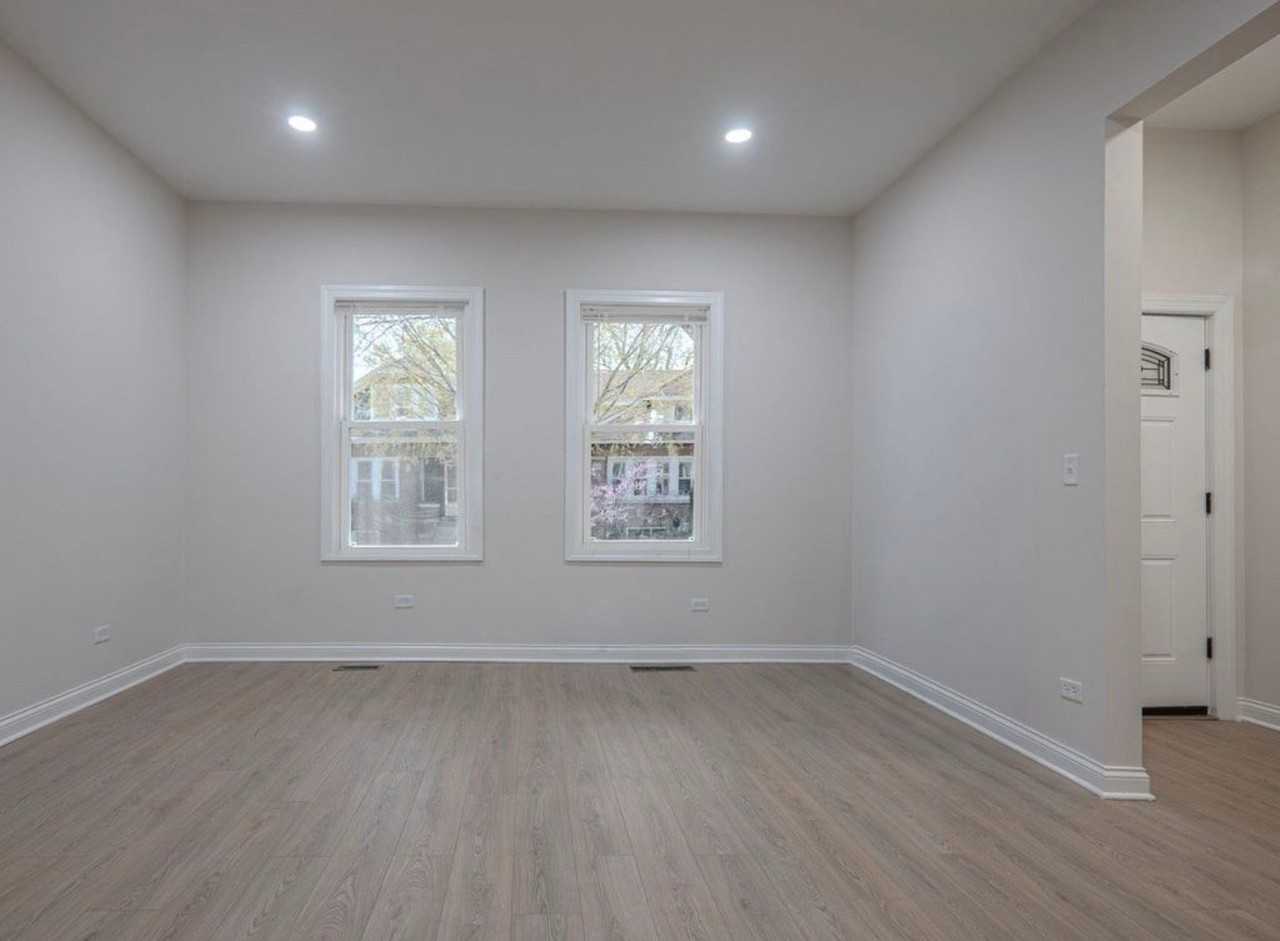 7047 S Princeton Ave #1 - Photo 3 of 20