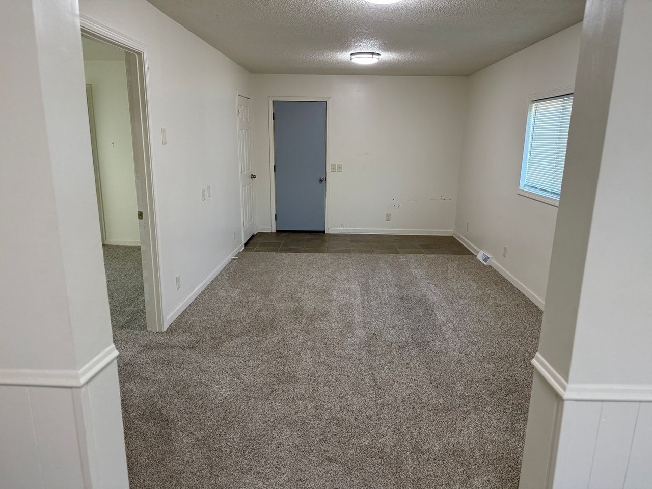407 W Main St - Photo 2 of 22
