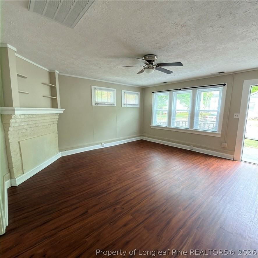 216 Sedberry St - Photo 7 of 24