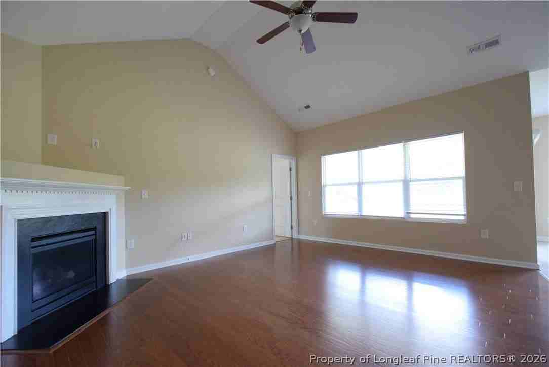 2541 Spinnaker Dr - Photo 4 of 20