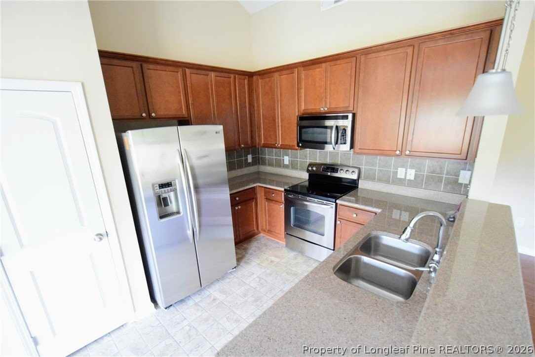 2541 Spinnaker Dr - Photo 7 of 20