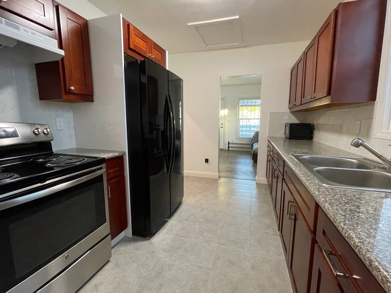 1001 Atherton St - Photo 5 of 11