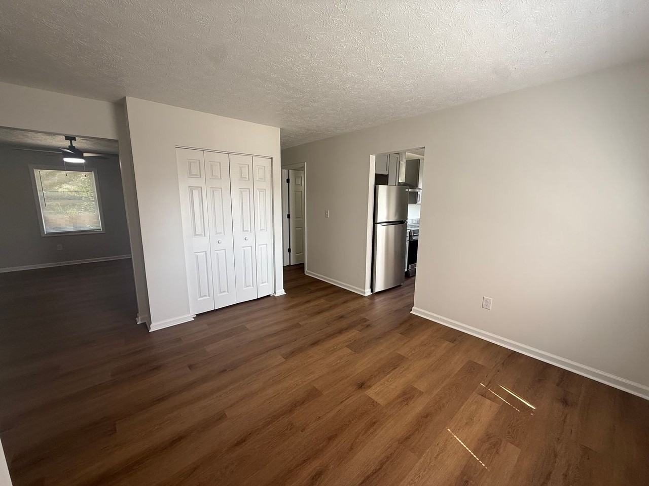449 Woodview Dr - Photo 7 of 18
