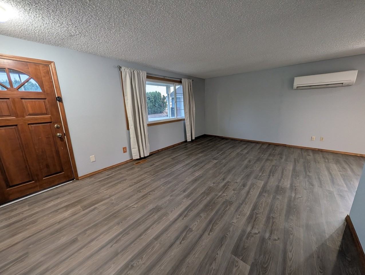 13701 Douglas Rd - Photo 5 of 20