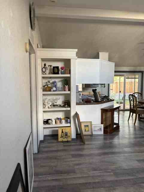 490 W Smoketree St - Photo 2 of 50