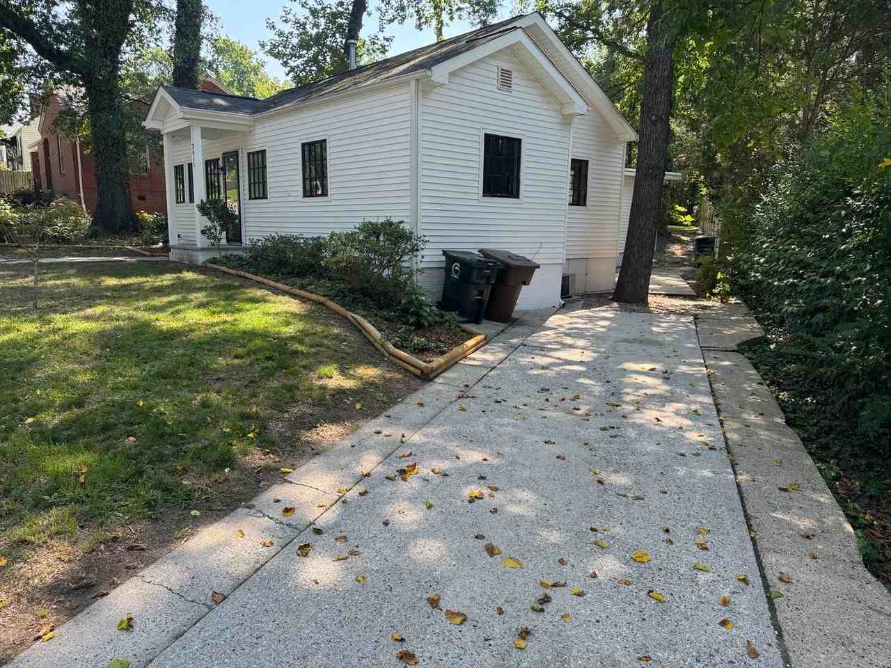 2611 Sherwood St - Photo 2 of 14