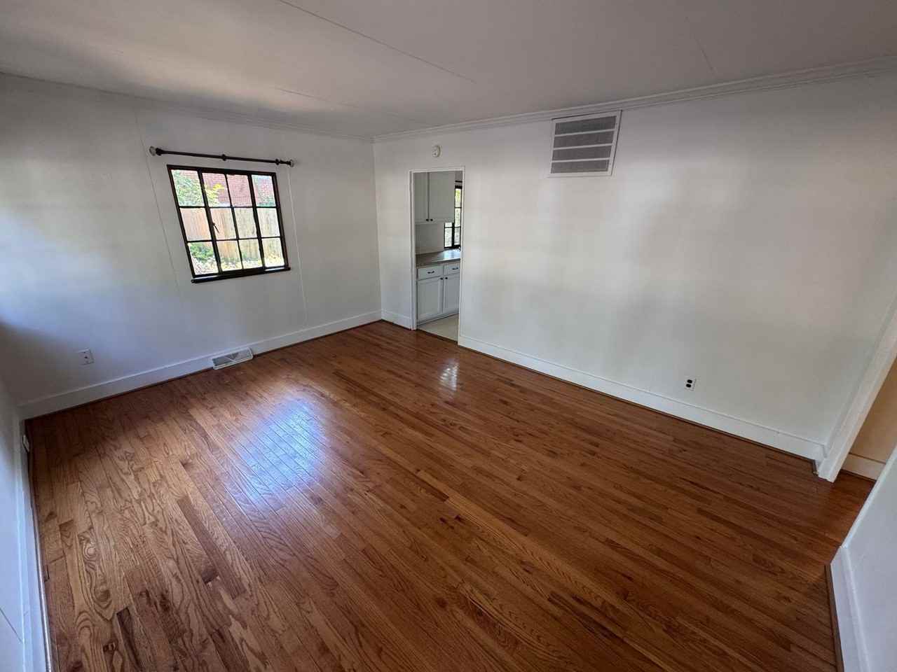 2611 Sherwood St - Photo 4 of 14
