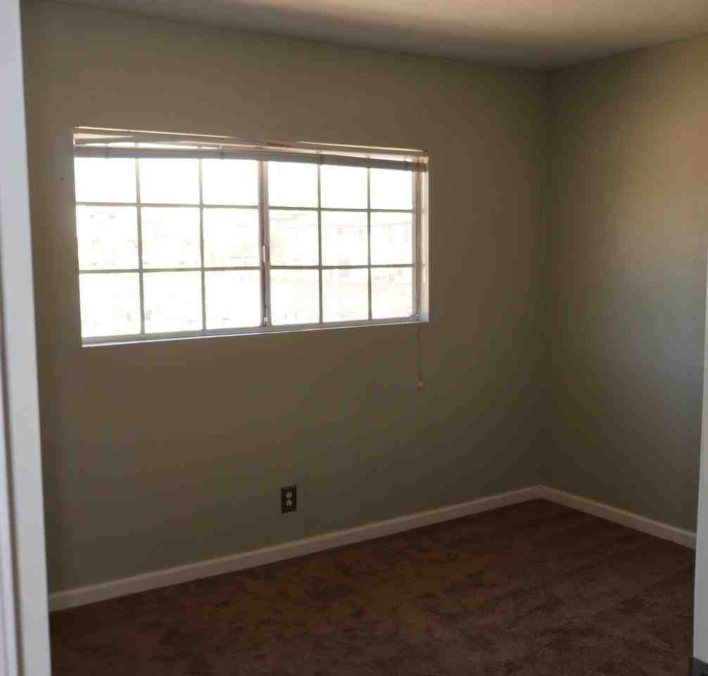 440 Citracado Pkwy #38 - Photo 4 of 12