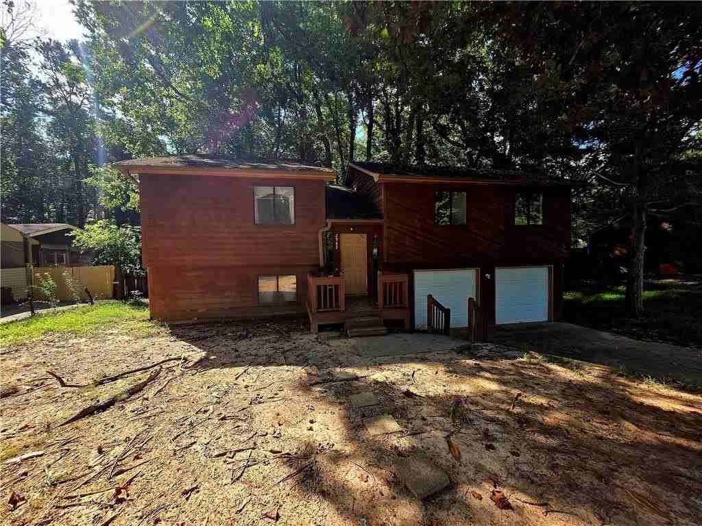 2982 Hillwood Dr - Photo 2 of 28