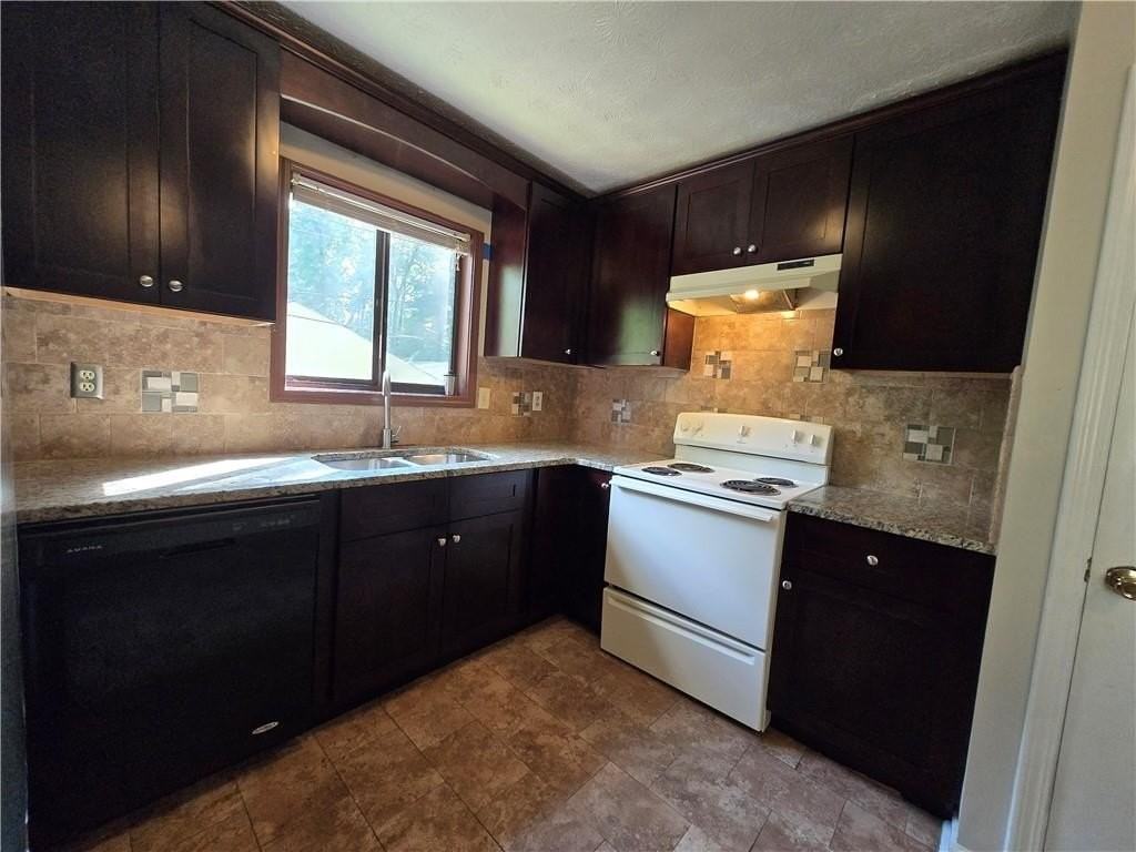 2982 Hillwood Dr - Photo 7 of 24
