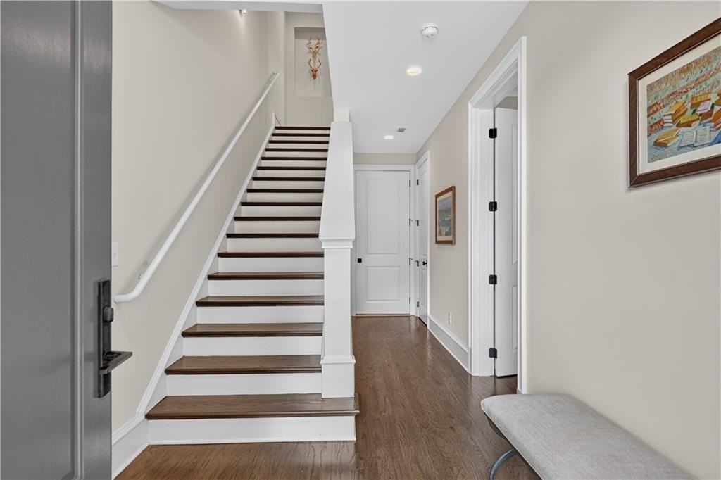 308 Stonemont Dr - Photo 3 of 27