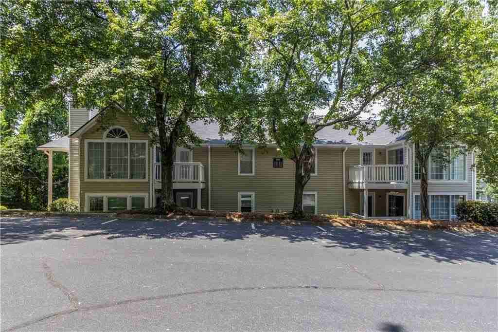 1901 Countryside Pl Se - Photo 2 of 24
