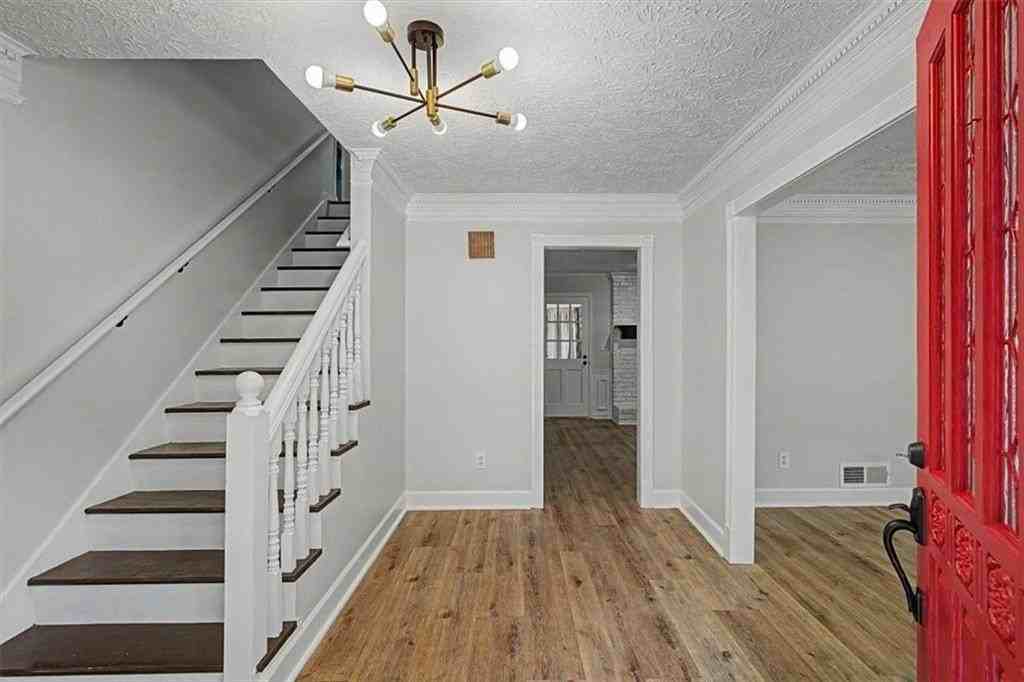 3947 Camrose Pl - Photo 5 of 50
