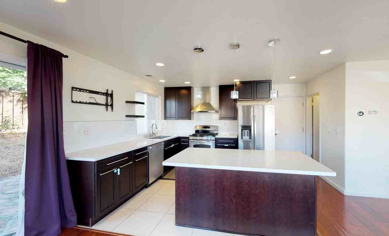 405 Birkhaven Pl - Photo 4 of 24