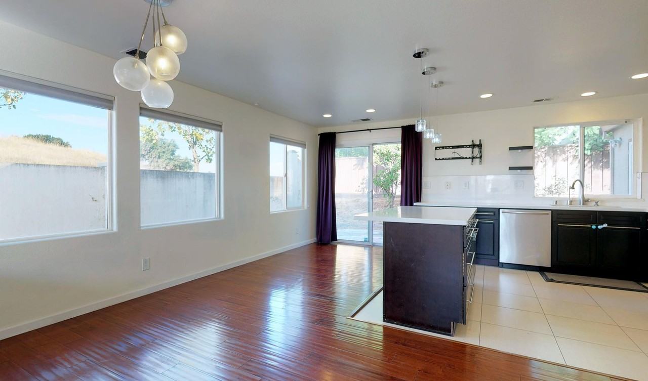 405 Birkhaven Pl - Photo 7 of 24