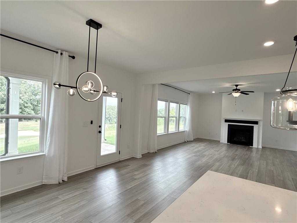 207 Foxhill Dr - Photo 5 of 48