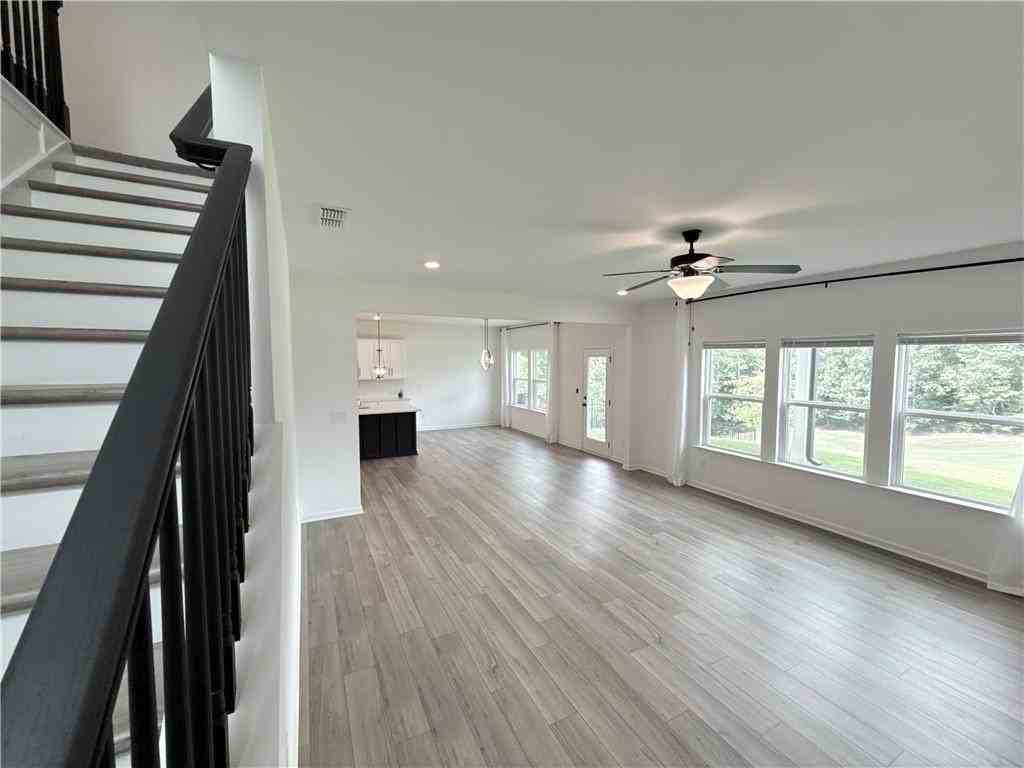 207 Foxhill Dr - Photo 7 of 48
