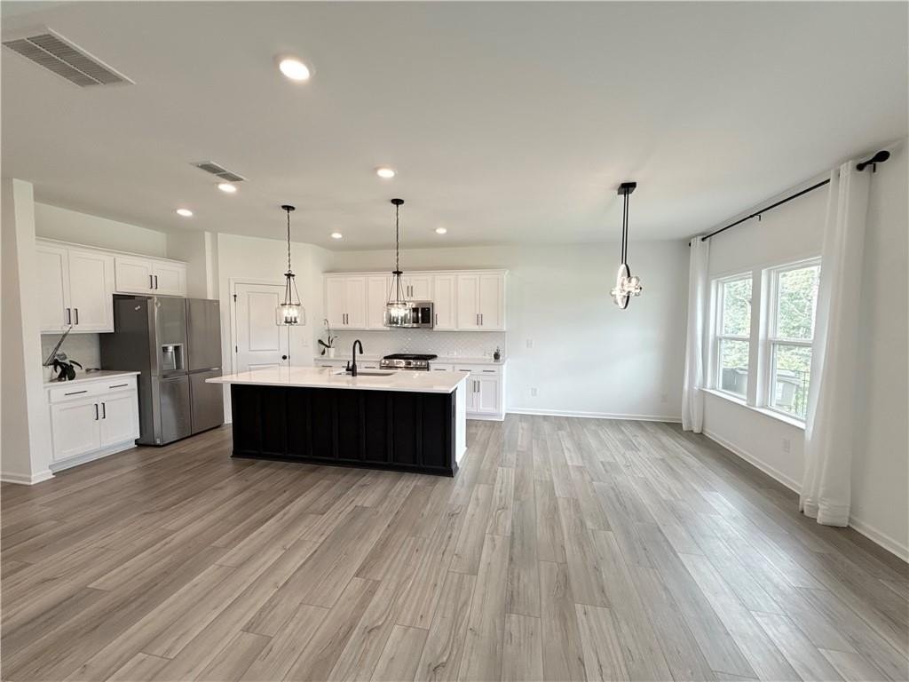 207 Foxhill Dr - Photo 7 of 32