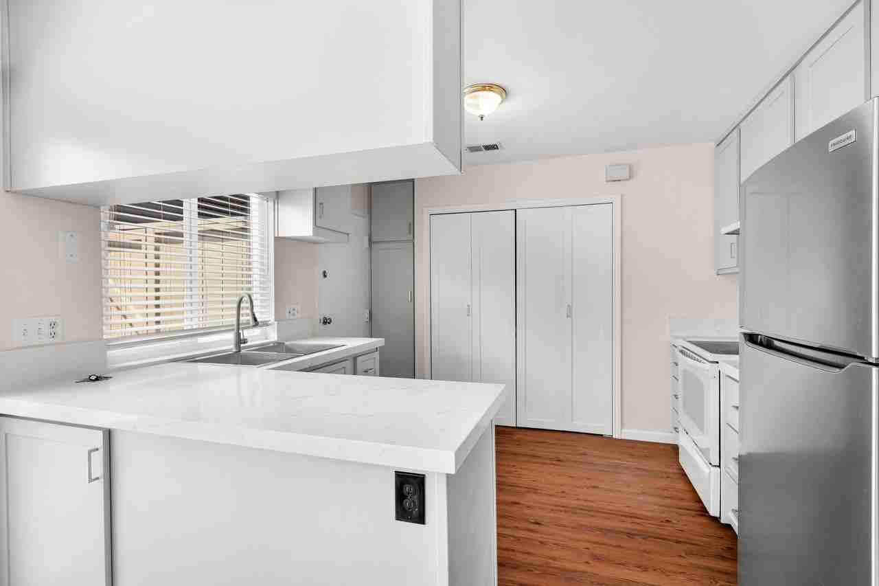 10536 Greenford Dr - Photo 3 of 22