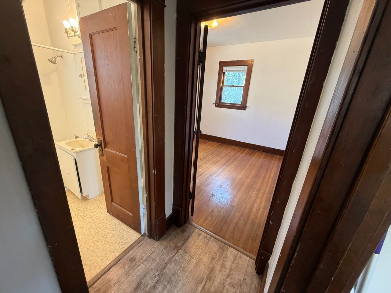 215 Jackson Ave - Photo 7 of 15
