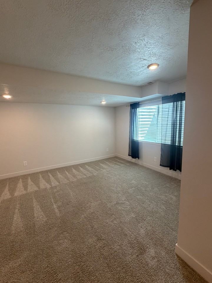 15537 S Jubilation Dr - Photo 5 of 11