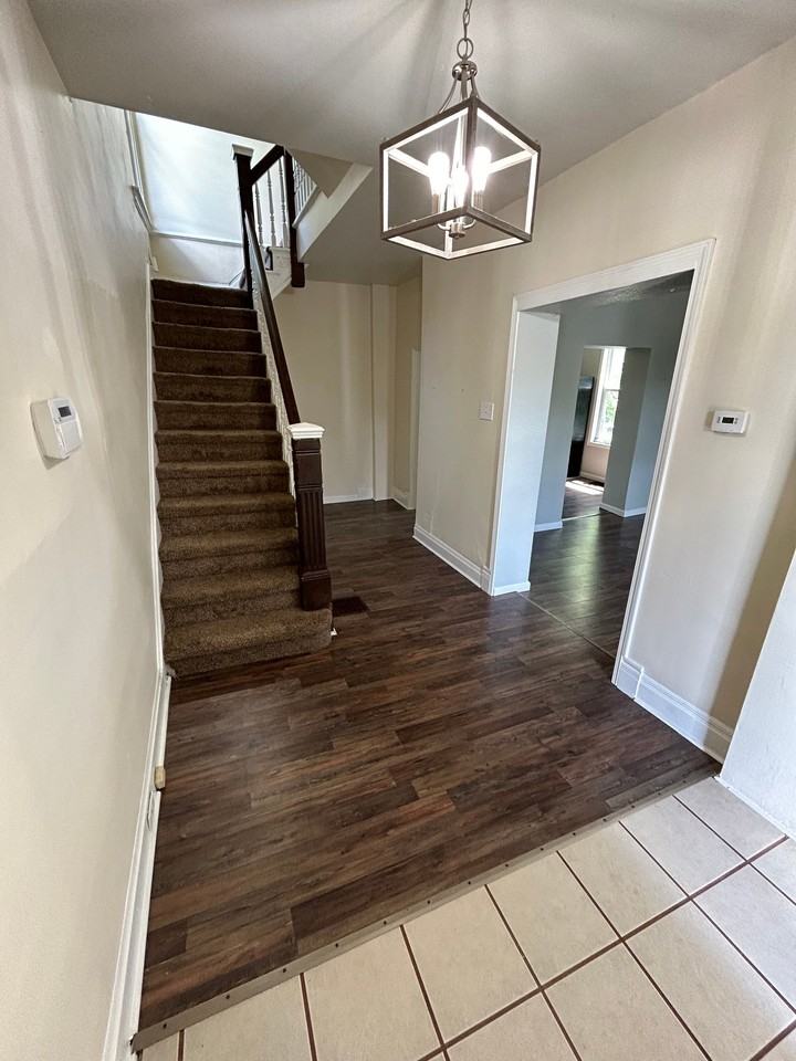 419 Grace St - Photo 2 of 16