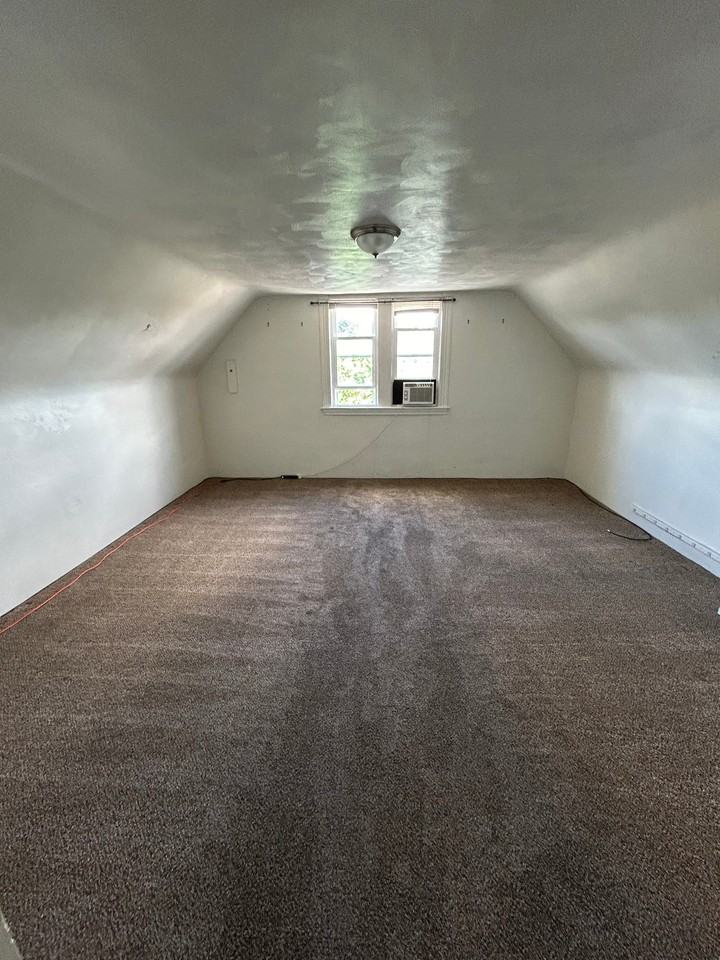 419 Grace St - Photo 4 of 16