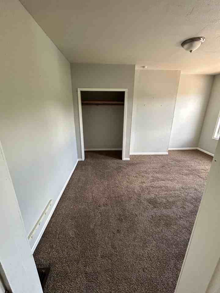 419 Grace St - Photo 7 of 16