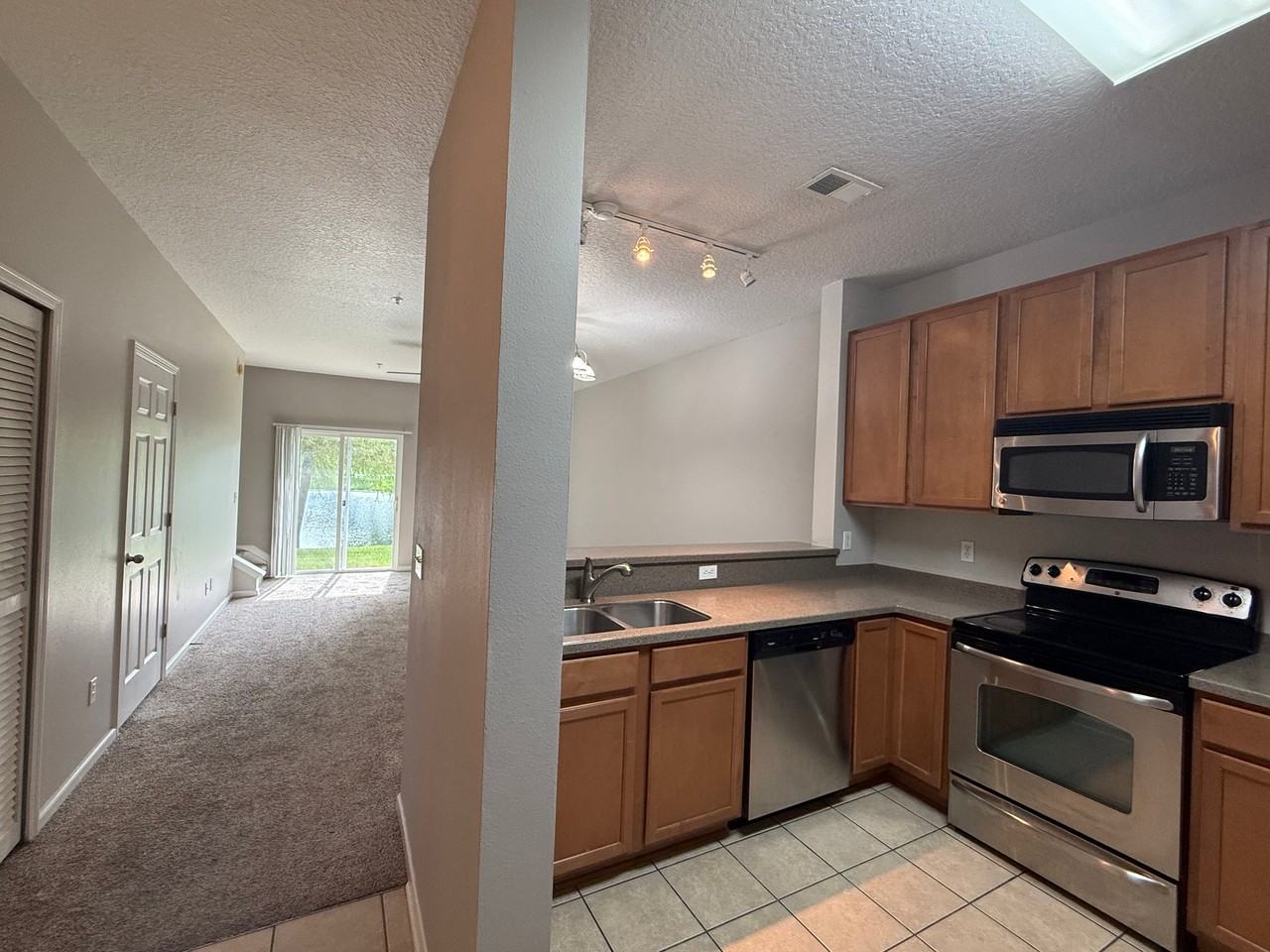 213 Leese Dr - Photo 7 of 9