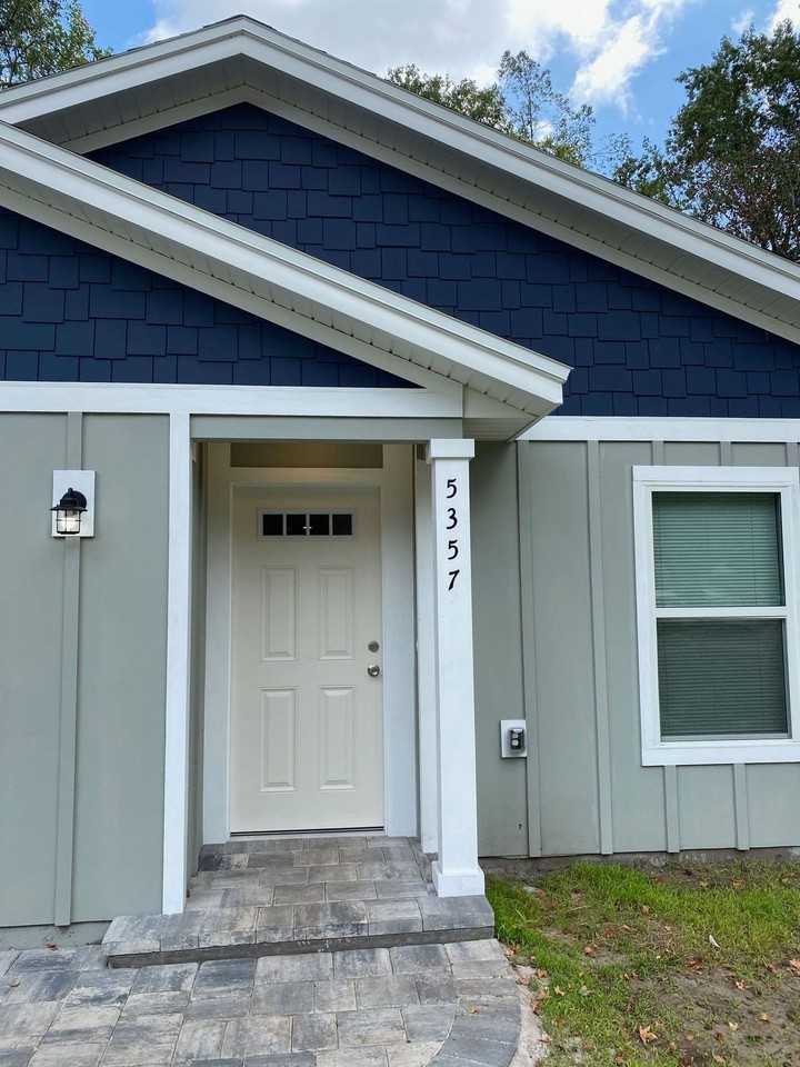 5357 Oak Trail Ln - Photo 2 of 17