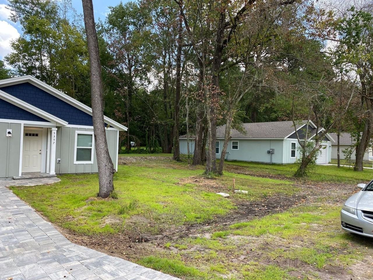 5357 Oak Trail Ln - Photo 3 of 17