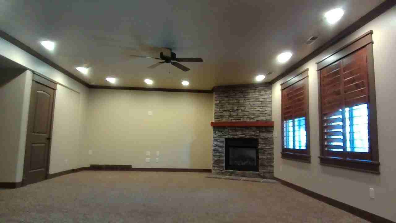 2122 E Avian Way - Photo 2 of 6