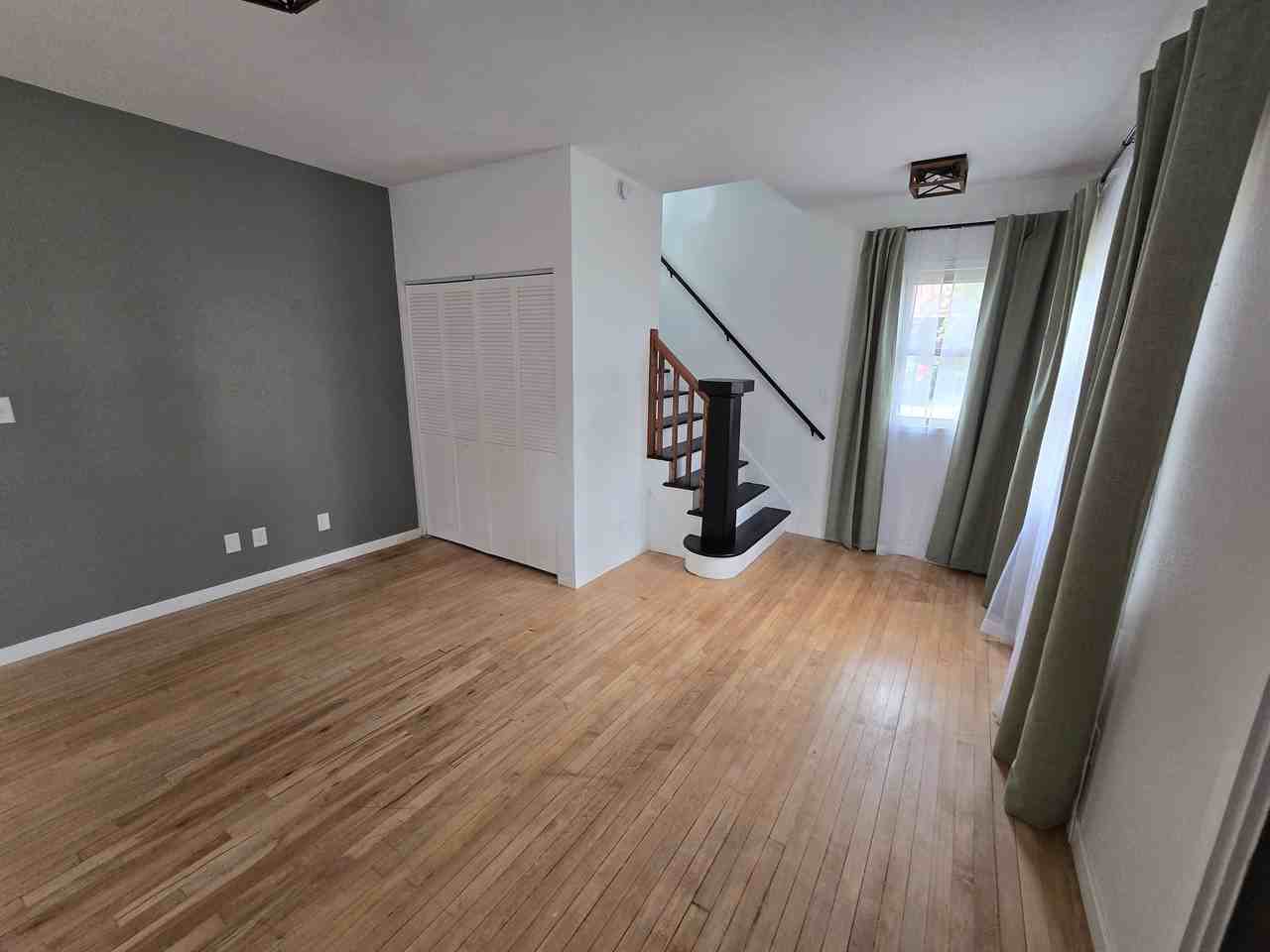 2721 Minnesota Ave - Photo 2 of 9
